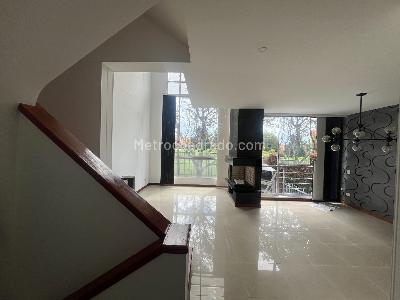Casa de 4 alcobas en venta en Colina Campestre, Bogotá, 202 m² · foto 2 de 19