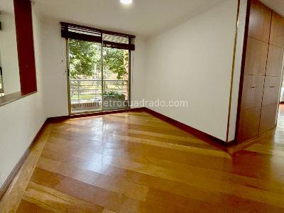 Apartamento de 3 alcobas en venta en Colina Campestre Iii, Bogotá, 123 m² · foto 10 de 20