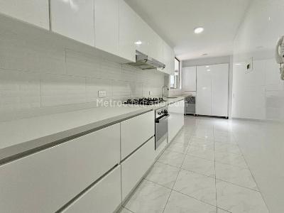 Apartamento de 3 alcobas en venta en Colina Campestre Iii, Bogotá, 123 m² · foto 3 de 20
