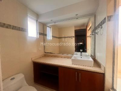 Casa de 3 alcobas en venta en Colina Campestre, Bogotá, 204 m² · foto 9 de 19
