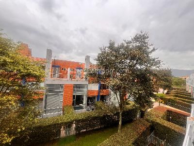 Casa de 3 alcobas en venta en Colina Campestre, Bogotá, 204 m² · foto 3 de 19