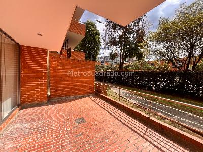 Apartamento de 3 alcobas en venta en Colina Campestre, Bogotá, 177 m² · foto 5 de 17