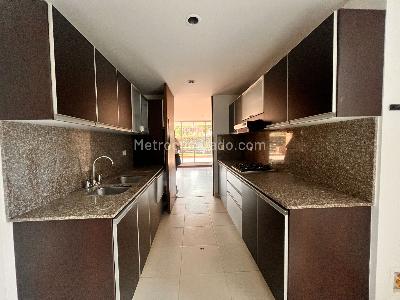 Apartamento de 3 alcobas en venta en Colina Campestre, Bogotá, 177 m² · foto 9 de 17