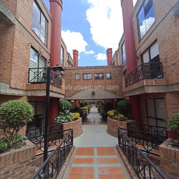 Casa en Venta, CAMINOS DE GRATAMIRA, Bogotá D.C. - Widok 2