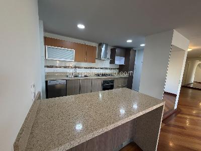 Apartamento en venta en Santa Barbara Central, Bogotá · foto 4 de 20