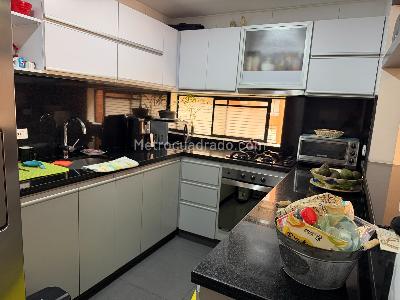 Apartamento de 3 alcobas en venta en Mazuren Colina, Bogotá, 118 m² · foto 8 de 20
