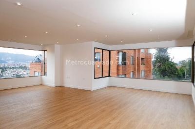 Apartamento de 4 alcobas en venta en Cerros De Suba Provenza, Bogotá, 317 m² · foto 2 de 20