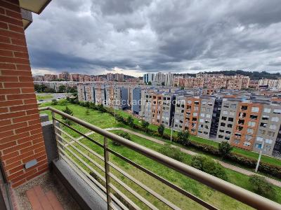 Apartamento de 2 alcobas en venta en Mazuren Colina, Bogotá, 70 m² · foto 2 de 19