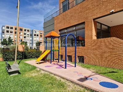 Apartamento de 2 alcobas en venta en Mazuren Colina, Bogotá, 70 m² · foto 3 de 19