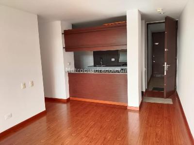 Apartamento de 2 alcobas en venta en Mazuren Colina, Bogotá, 70 m² · foto 7 de 19