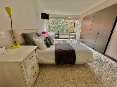 Apartamento de 3 alcobas en venta en Los Rosales Chico, Bogotá, 200 m² · foto 16 de 18