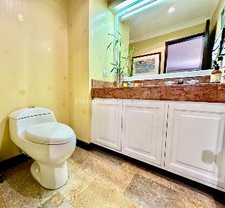 Apartamento de 3 alcobas en venta en Los Rosales Chico, Bogotá, 200 m² · foto 3 de 18