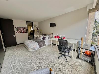 Apartamento de 3 alcobas en venta en Los Rosales Chico, Bogotá, 200 m² · foto 5 de 18