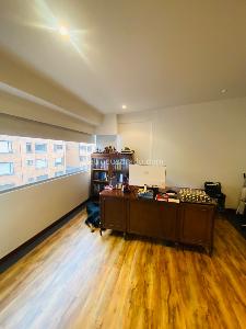 Apartamento de 3 alcobas en venta en Los Rosales Chico, Bogotá, 133 m² · foto 13 de 17