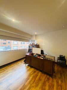 Apartamento de 3 alcobas en venta en Los Rosales Chico, Bogotá, 133 m² · foto 9 de 17