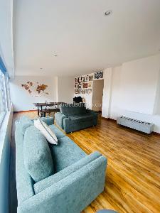 Apartamento de 3 alcobas en venta en Los Rosales Chico, Bogotá, 133 m² · foto 2 de 17