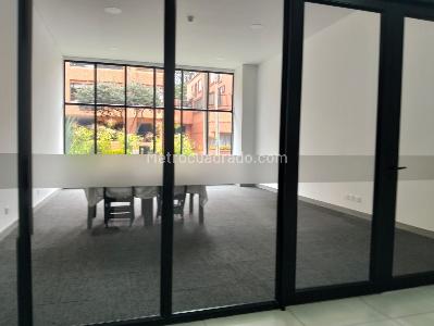 Apartamento de 1 alcoba en venta en Chico Santa Barbara, Bogotá, 37 m² · foto 9 de 15