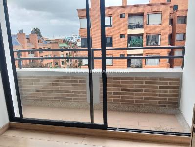 Apartamento de 1 alcoba en venta en Chico Santa Barbara, Bogotá, 37 m² · foto 2 de 15