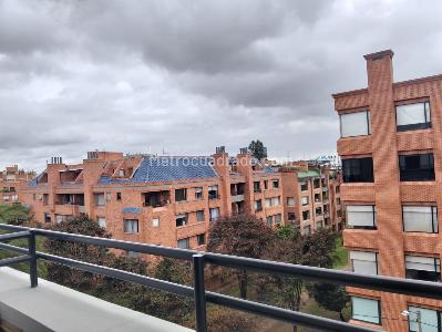 Apartamento de 1 alcoba en venta en Chico Santa Barbara, Bogotá, 37 m² · foto 3 de 15