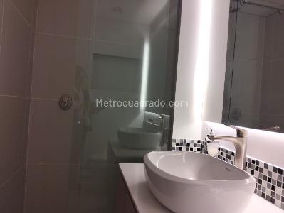 Apartamento de 1 alcoba en venta en Chico Santa Barbara, Bogotá, 37 m² · foto 5 de 15