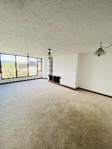 Apartamento de 2 alcobas en venta en Pontevedra, Bogotá, 92 m² · foto 2 de 19