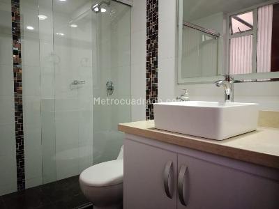 Apartamento de 4 alcobas en venta en Santa Barbara Oriental, Bogotá, 250 m² · foto 4 de 6