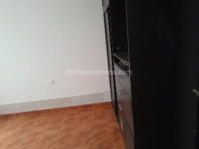 Casa de 4 alcobas en venta en Fontibon Batavia, Bogotá, 120 m² · foto 4 de 13