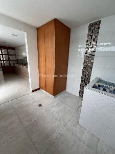 Casa de 5 alcobas en venta en Modelia Salitre, Bogotá, 298 m² · foto 17 de 20