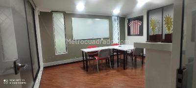 Casa de 5 alcobas en venta en Alhambra, Bogotá, 307 m² · foto 13 de 20