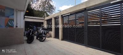 Casa de 5 alcobas en venta en Alhambra, Bogotá, 307 m² · foto 2 de 20