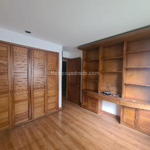 Apartamento de 3 alcobas en venta en Santa Barbara Central, Bogotá, 196 m² · foto 12 de 19