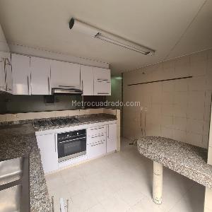 Apartamento de 3 alcobas en venta en Santa Barbara Central, Bogotá, 196 m² · foto 19 de 19