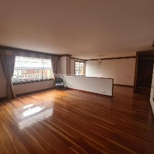 Apartamento de 3 alcobas en venta en Santa Barbara Central, Bogotá, 196 m² · foto 4 de 19