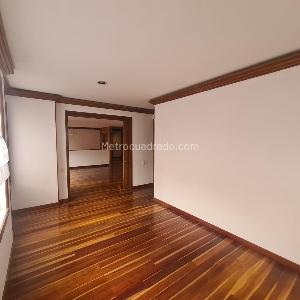 Apartamento de 3 alcobas en venta en Santa Barbara Central, Bogotá, 196 m² · foto 7 de 19