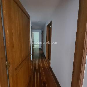 Apartamento de 3 alcobas en venta en Santa Barbara Central, Bogotá, 196 m² · foto 9 de 19