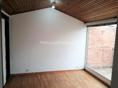 Apartamento en venta en Mazuren, Bogotá · foto 3 de 17
