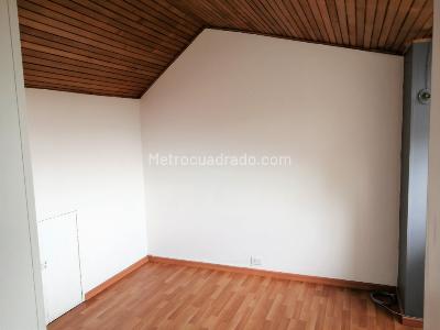 Apartamento en venta en Mazuren, Bogotá · foto 4 de 17