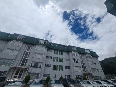 Apartamento en arriendo en Urb, Bogotá · foto 2 de 3