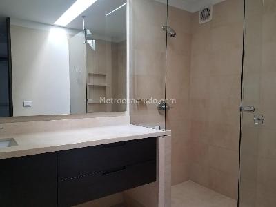 Apartamento en venta en Santa Barbara Central, Bogotá · foto 7 de 12
