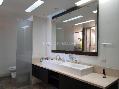 Apartamento en venta en Santa Barbara Central, Bogotá · foto 9 de 12