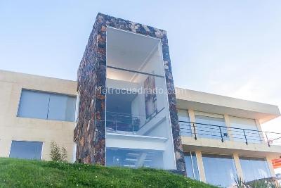Casa de 4 alcobas en venta en Conjunto Yerbabuena, Chía, 300 m² · foto 2 de 19