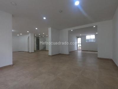 Casa de 5 alcobas en venta en Santa Barbara, Bogotá, 450 m² · foto 11 de 18