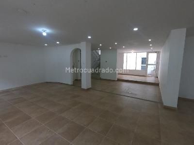 Casa de 5 alcobas en venta en Santa Barbara, Bogotá, 450 m² · foto 13 de 18