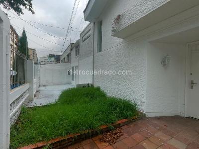Casa de 5 alcobas en venta en Santa Barbara, Bogotá, 450 m² · foto 3 de 18