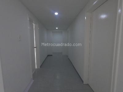 Casa de 5 alcobas en venta en Santa Barbara, Bogotá, 450 m² · foto 4 de 18
