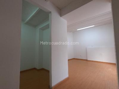 Casa de 5 alcobas en venta en Santa Barbara, Bogotá, 450 m² · foto 9 de 18