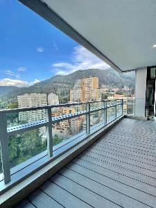 Apartamento de 3 alcobas en venta en Chico, Bogotá, 297 m² · foto 2 de 20