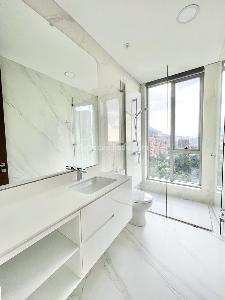 Apartamento de 3 alcobas en venta en Chico, Bogotá, 297 m² · foto 13 de 20