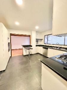 Apartamento de 3 alcobas en venta en Chico, Bogotá, 412 m² · foto 3 de 20