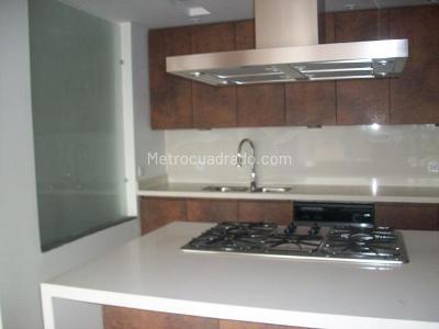 Apartamento en venta en Chico Alto, Bogotá · foto 3 de 18